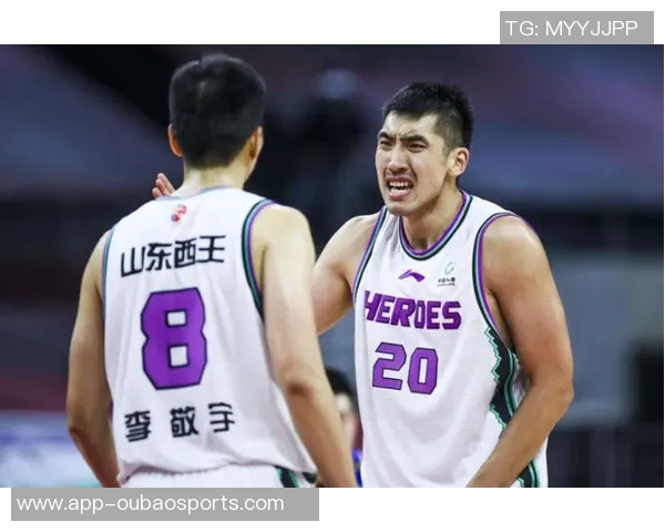 萨迪克贝全场表现惊艳15投7中斩获24分10篮板4助攻助力球队夺冠